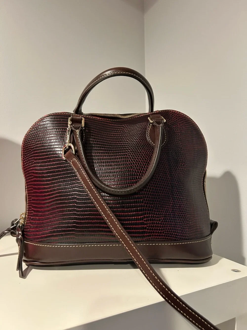 Dooney & Bourke Embossed Lizard Zip Zip Satchel Black EUC - Picture 5 of 10